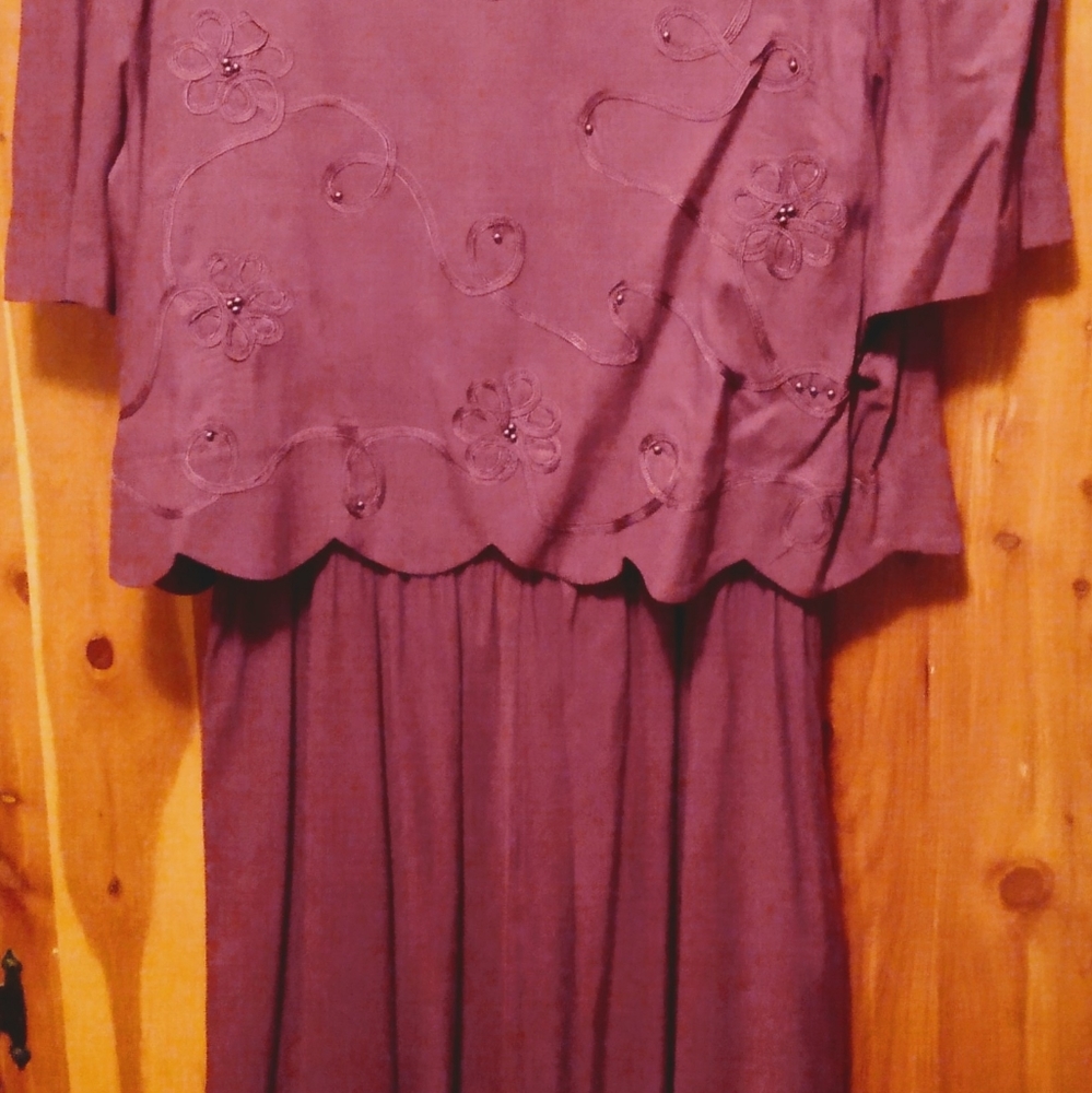 M.H.M. Melissa Harper Vintage Burgundy Scallop Embroidery Ladies Dress, size 10